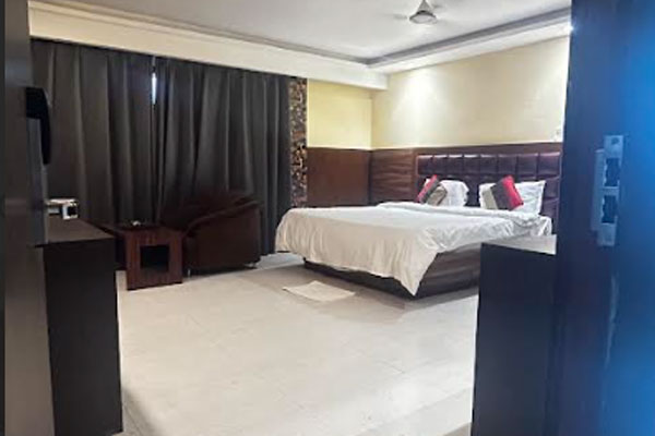 AC Super Deluxe Double Bed Room,    
						Hotel Rajkamal - Budget Hotels in Deoghar